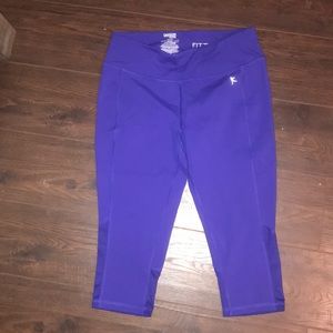 Fitted Capri leggings